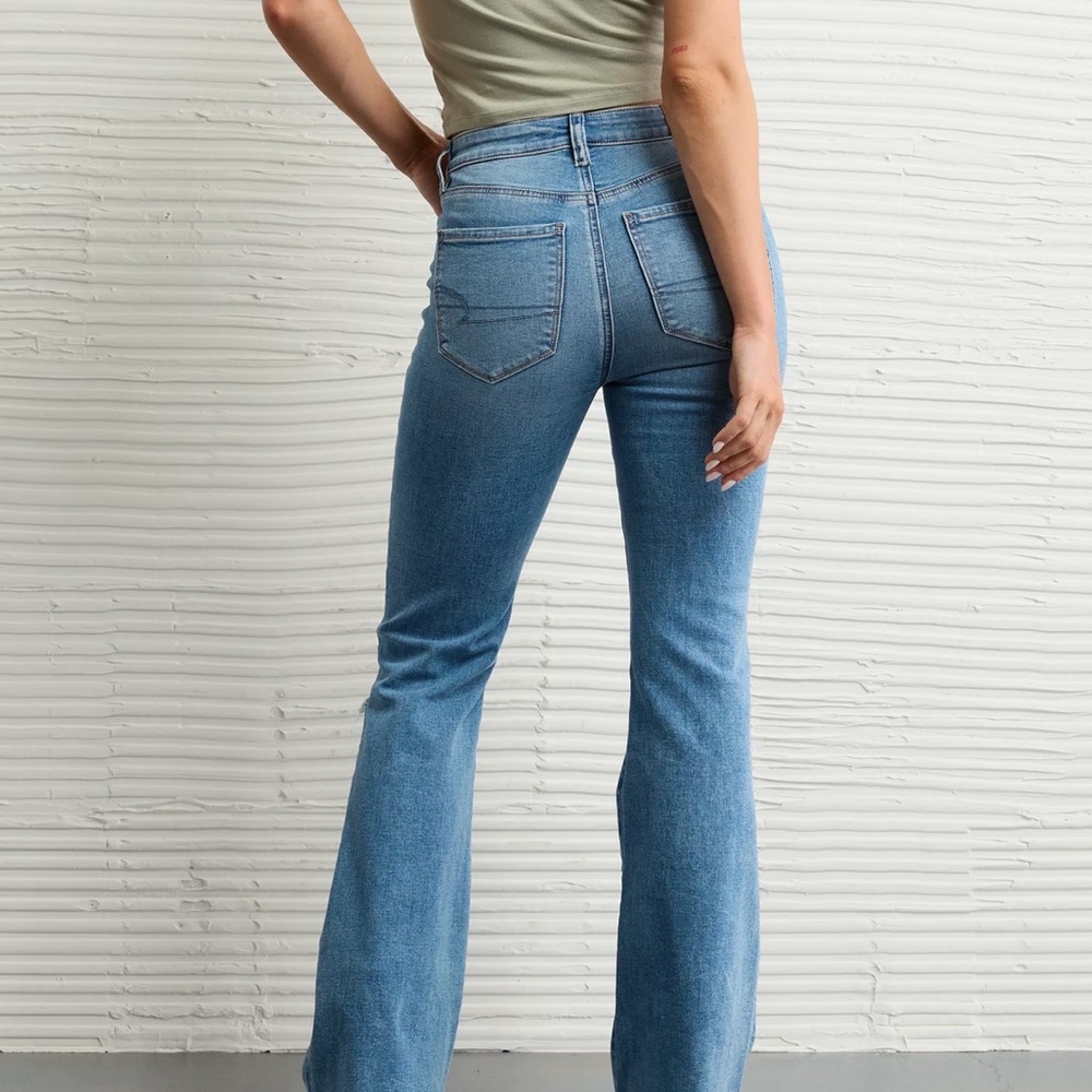 AE Next Level Ripped Super High-Waisted Flare Jean (Women’s) size 10 short NWT - Picture 3 of 11
